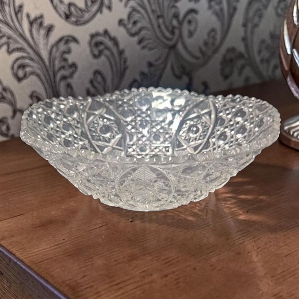 LE Smith Crystal Clear Serving Bowl, Vintage Daisy & Hobstar Design, Centerpiece